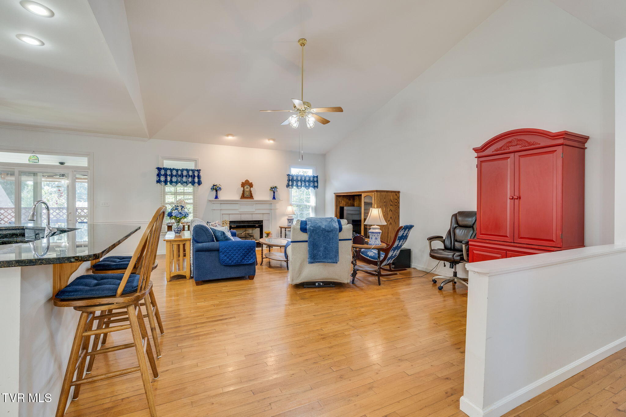 4107 Glaze Road Johnson City, TN 37601 - Photo 6 of 47 005