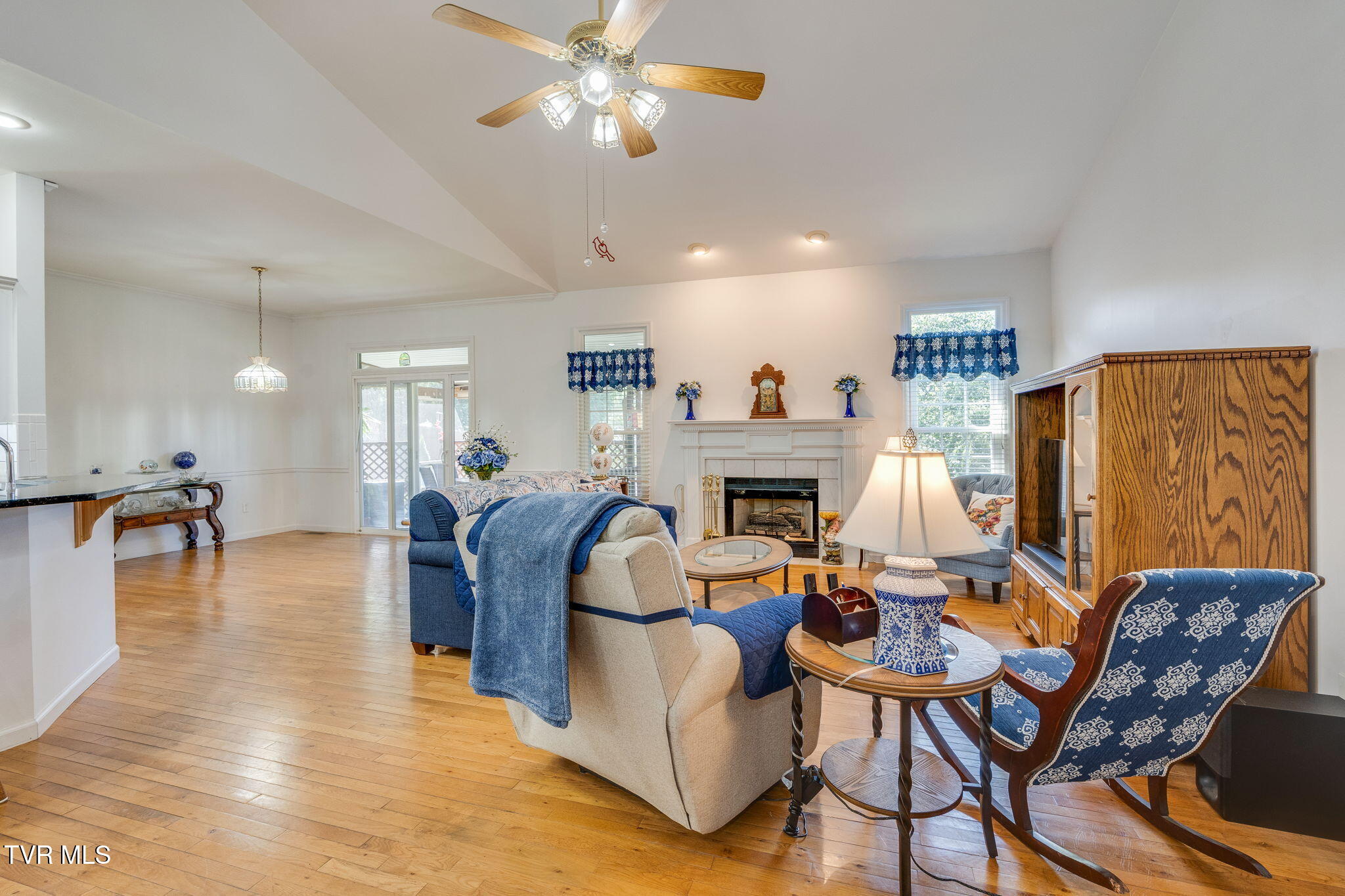 4107 Glaze Road Johnson City, TN 37601 - Photo 7 of 47 006