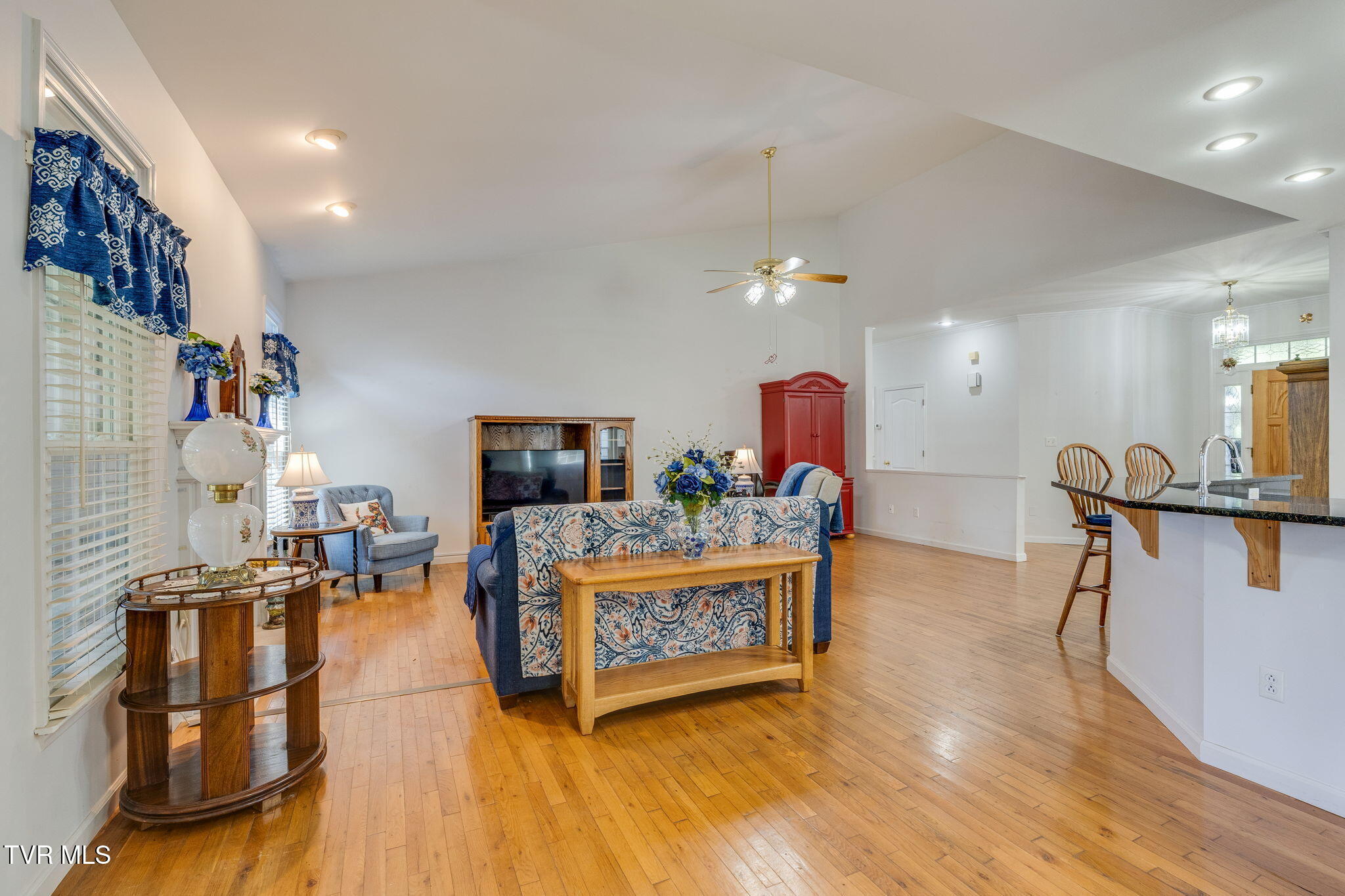 4107 Glaze Road Johnson City, TN 37601 - Photo 8 of 47 007