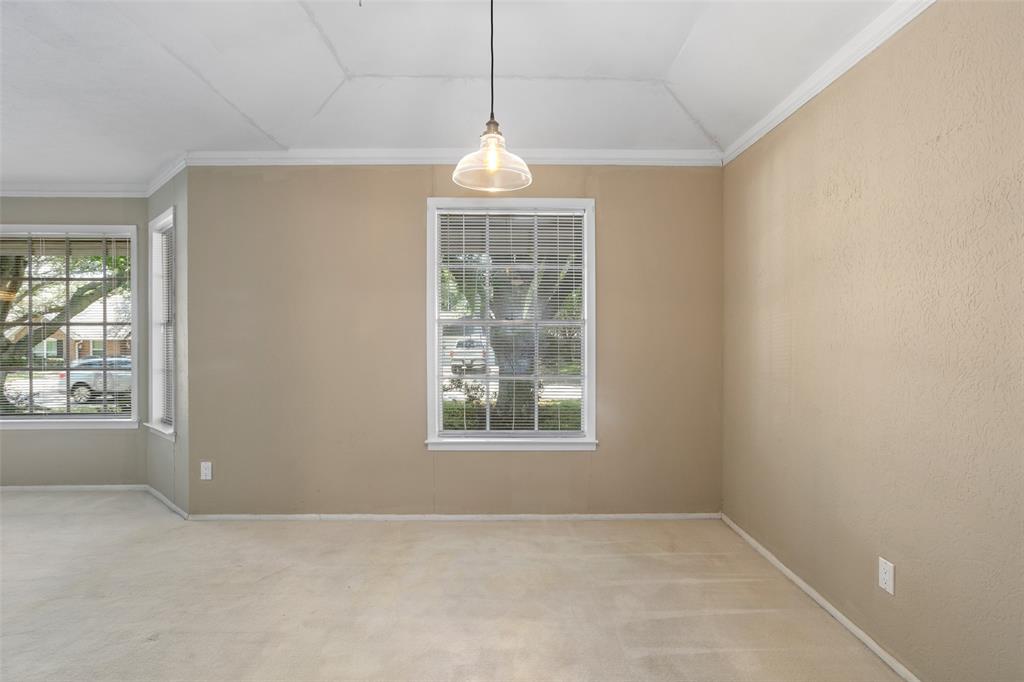 6948 Valhalla Road Fort Worth, TX 76116 - Photo 8 of 36