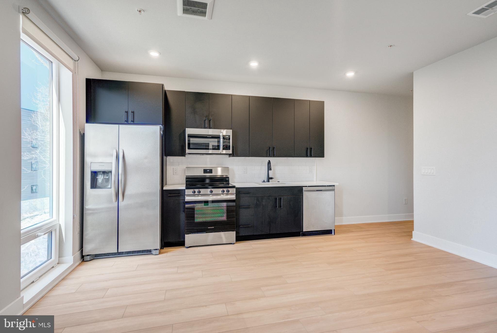 6910 Ridge Avenue, Unit 208 Philadelphia, PA 19128 - Photo 4 of 18 Gallery Image 4