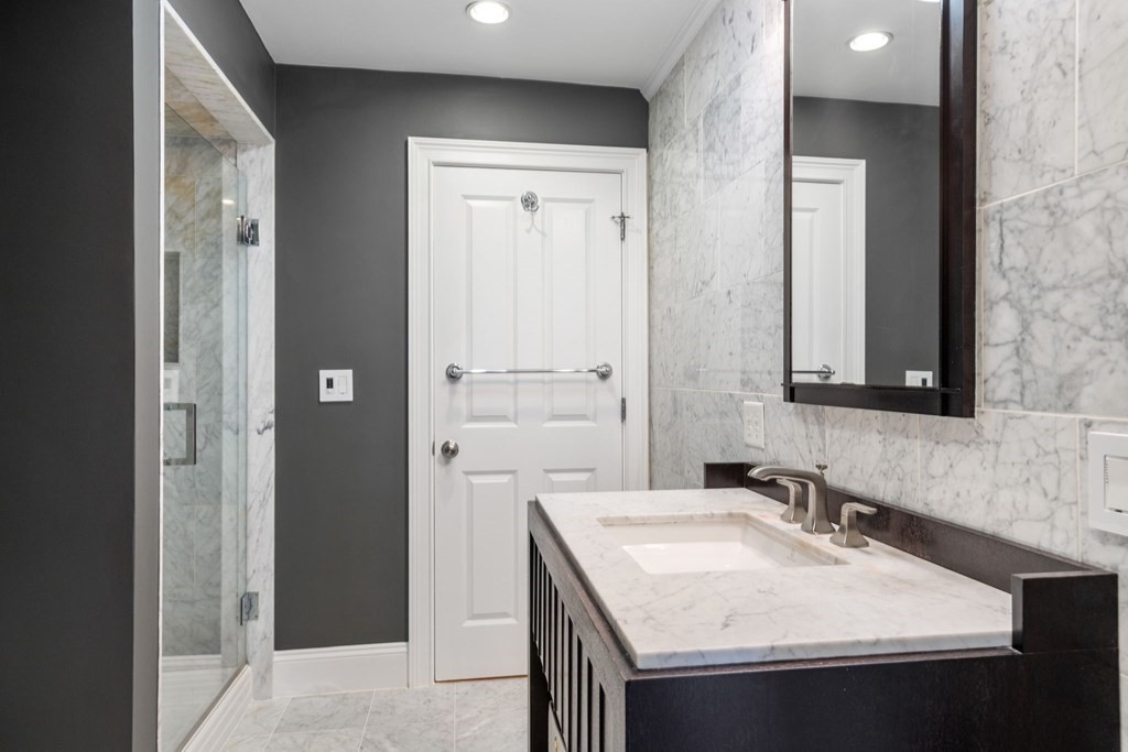 17 Roseclair Street, Unit 4 Boston, MA 02125 - Photo 19 of 38 Gallery Image 19