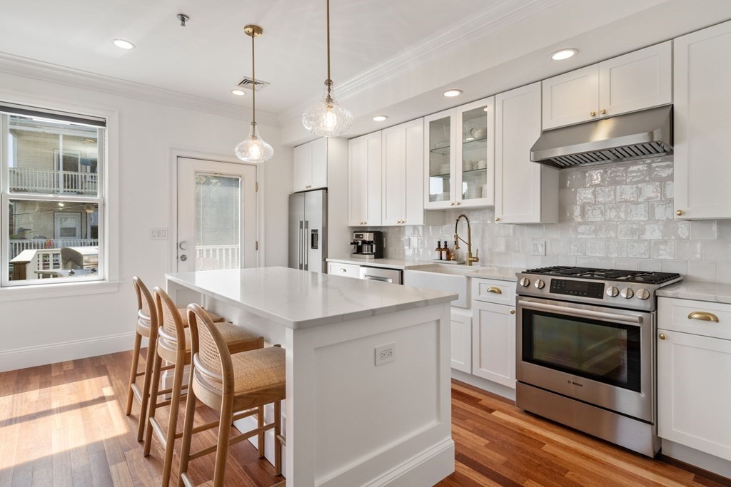 17 Roseclair Street, Unit 4 Boston, MA 02125 - Photo 4 of 38 Gallery Image 4