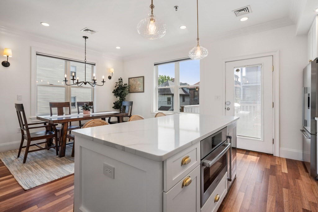 17 Roseclair Street, Unit 4 Boston, MA 02125 - Photo 5 of 38 Gallery Image 5