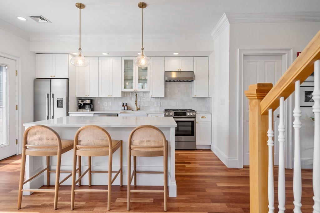 17 Roseclair Street, Unit 4 Boston, MA 02125 - Photo 8 of 38 Gallery Image 8