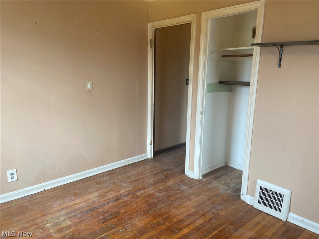4014 Wilmington Road Cleveland, OH 44121 - Photo 9 of 22 Gallery Image 9
