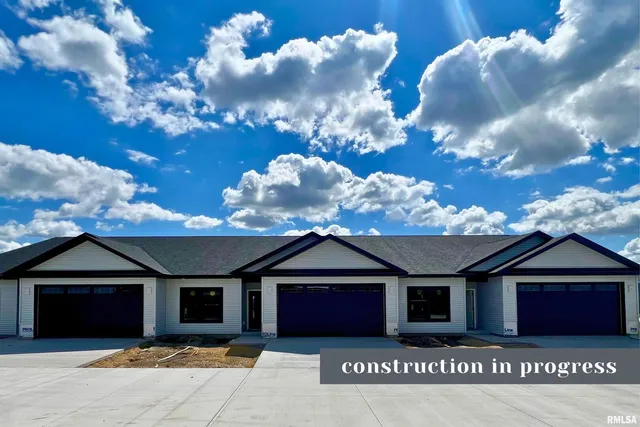 $389,900 | 1867 Redbud Circle, Unit 101, Eldridge, IA 52748