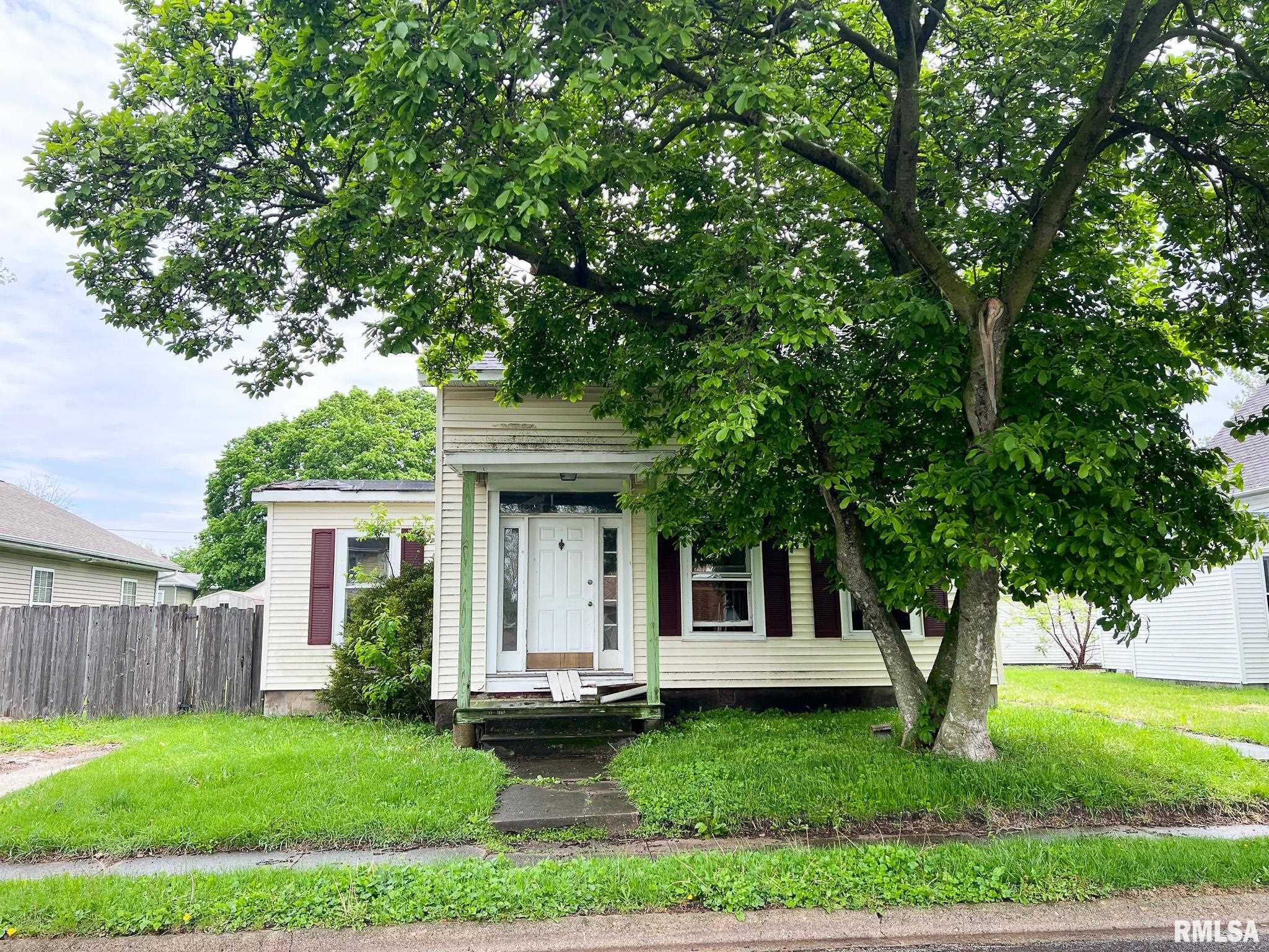 111 South Elm Street Washington, IL 61571 - Photo 1 of 1