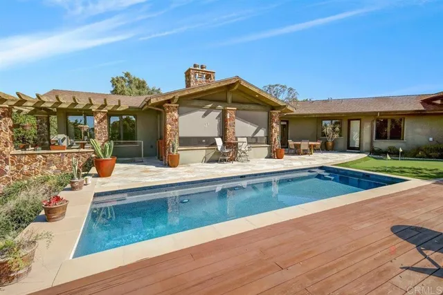 a view of a balcony with floor