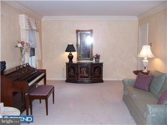 33 Farm Road Ewing, NJ 08638 - Photo 6 of 12 View