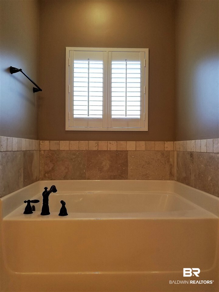 7182 Maureen Circle Daphne, AL 36527 - Photo 16 of 24