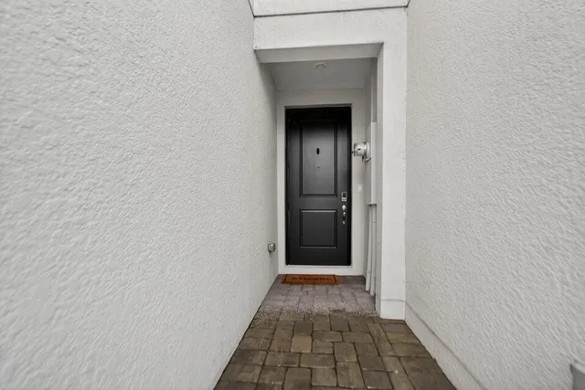 $465,000 | 5709 Mentmore Drive, West Palm Beach, FL 33407