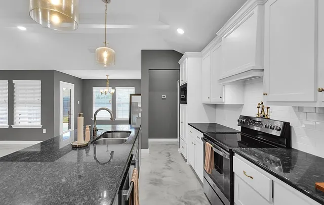 $359,900 | 412 Travis Drive, McGregor, TX 76657