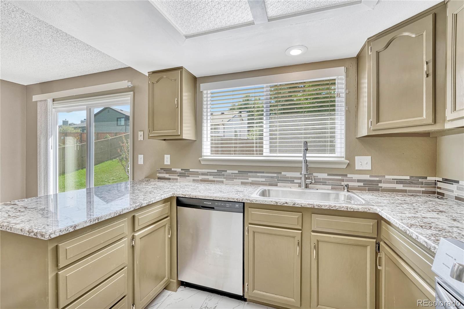 532 Southpark Road Highlands Ranch, CO 80126 - Photo 8 of 40 Gallery Image 8