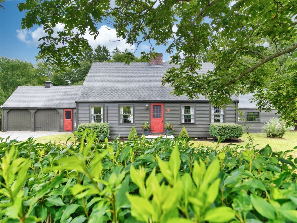 772 Gifford Road Westport, MA 02790 - Photo 1 of 37 a front view of a house with a yard