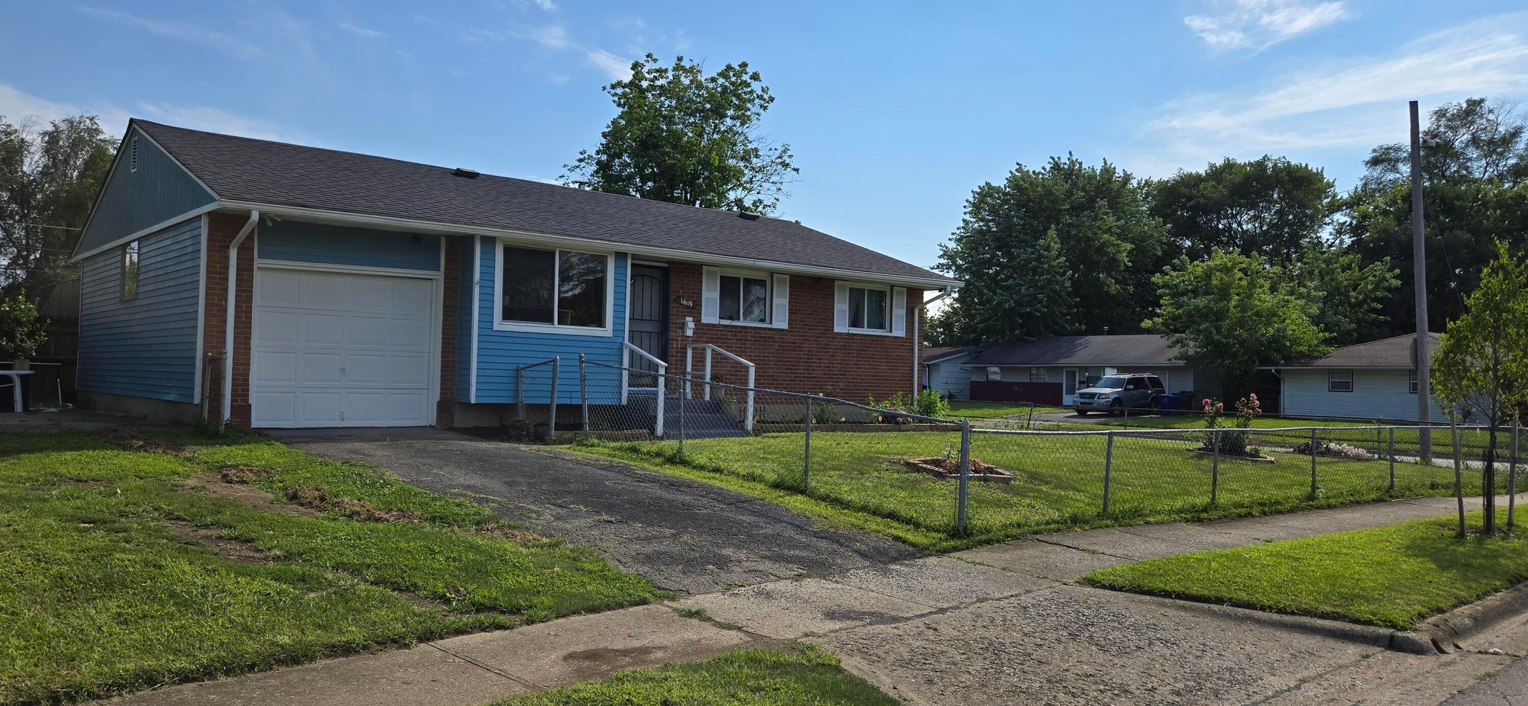 1619 Liscomb Road Columbus, OH 43207 - Photo 5 of 25 20250802_171520