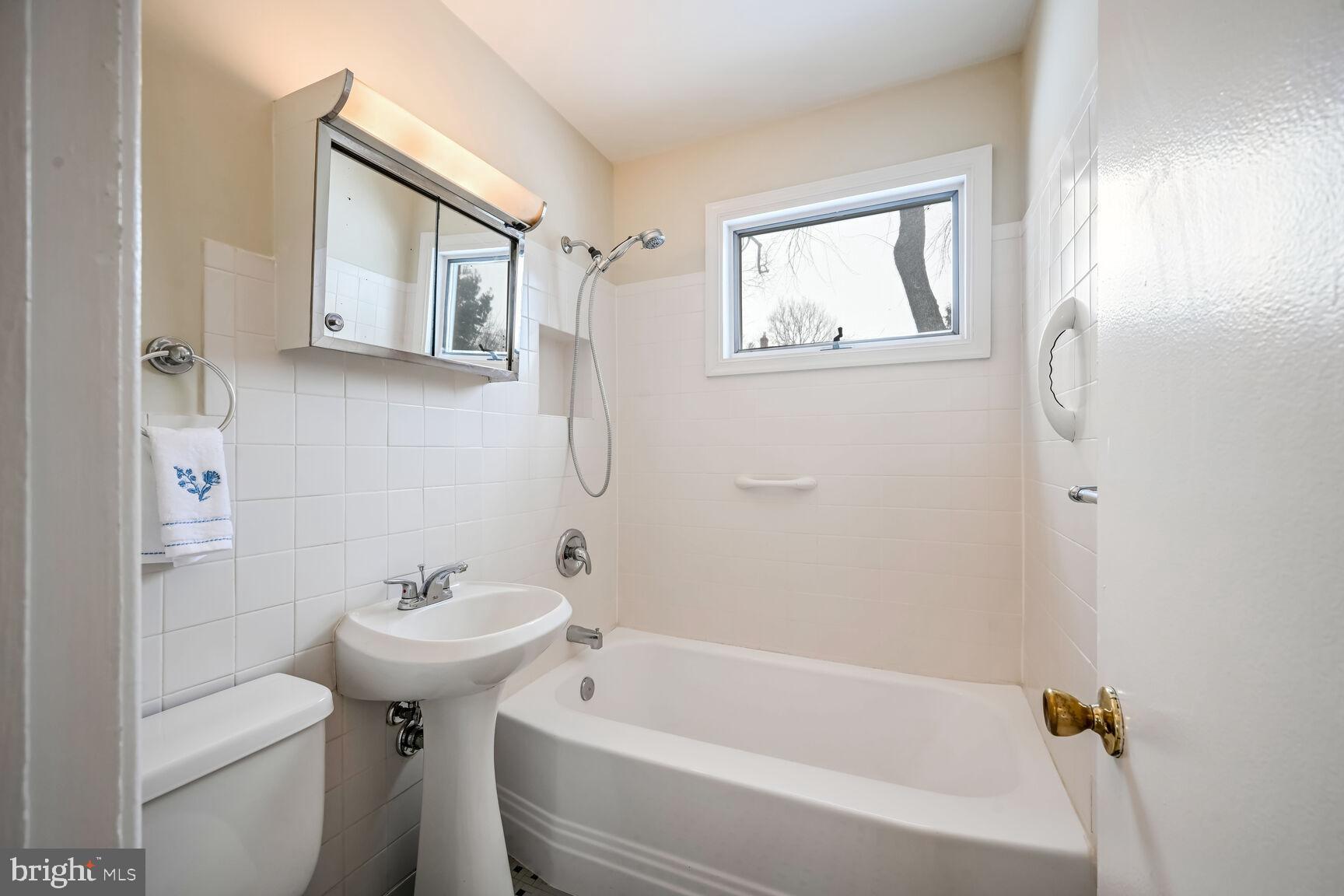 1013 Baltimore Road Rockville, MD 20851 - Photo 10 of 21 Bathroom