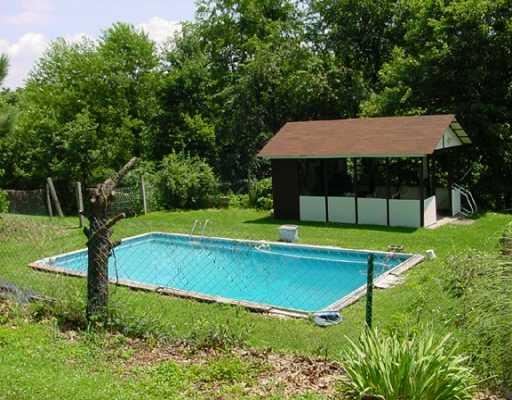2044 Valley View Drive Apollo, PA 15613 - Photo 4 of 8 Gallery Image 4