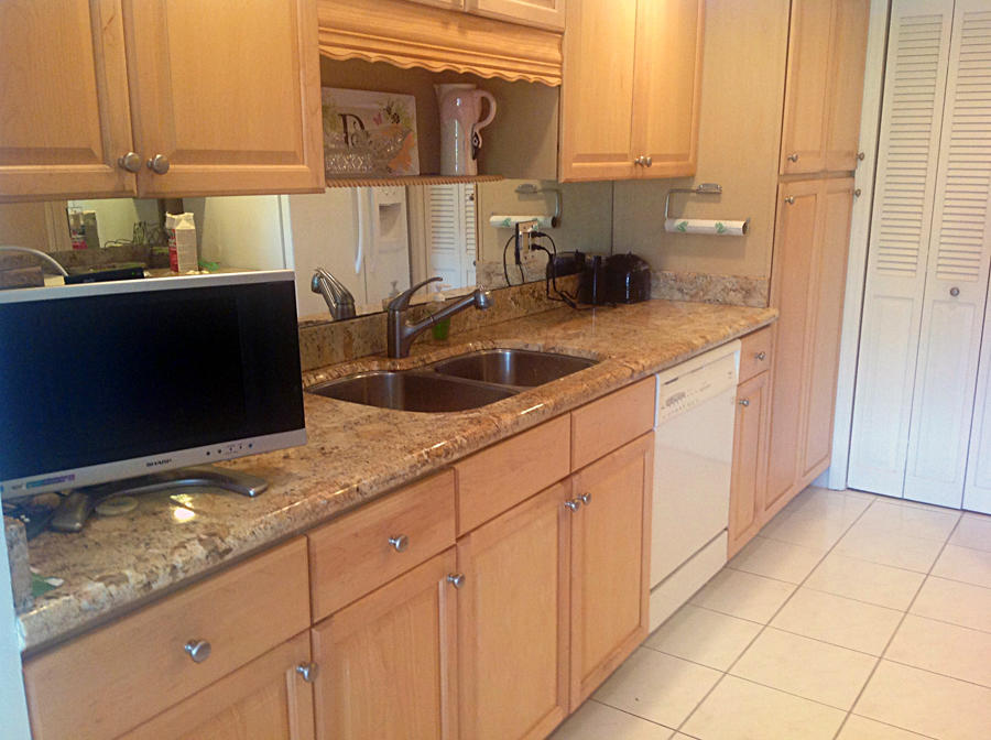 899 Jeffery Street, Unit 105 Boca Raton, FL 33487 - Photo 4 of 14 Christine Kitchen