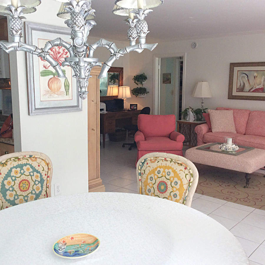 899 Jeffery Street, Unit 105 Boca Raton, FL 33487 - Photo 5 of 14 Christine dining room