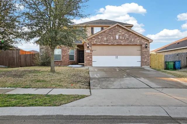 $299,900 | 136 Eider Drive, Sanger, TX 76266