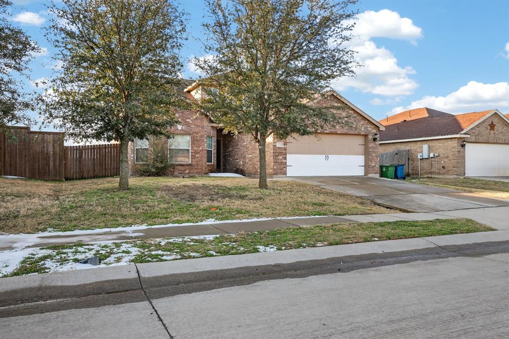 136 Eider Drive Sanger, TX 76266 - Photo 2 of 30