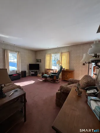 $274,900 | 9 Central Avenue, Winchester, CT 06098