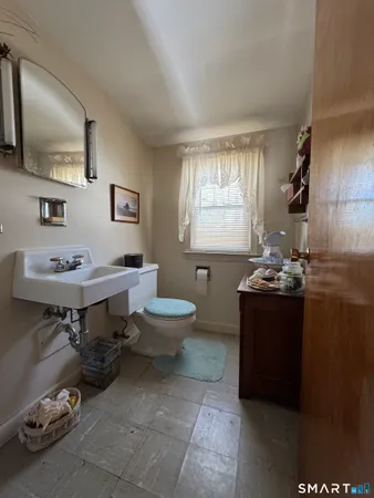 $274,900 | 9 Central Avenue, Winchester, CT 06098