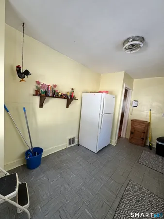 $274,900 | 9 Central Avenue, Winchester, CT 06098