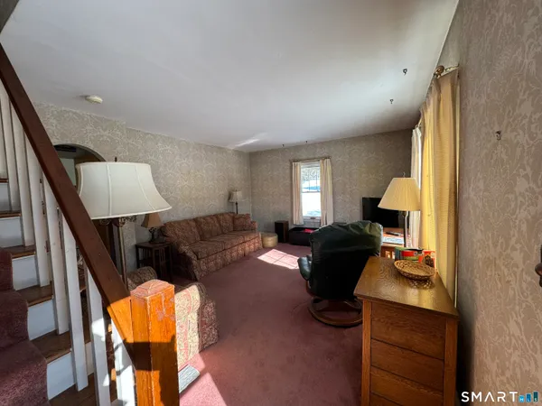 $274,900 | 9 Central Avenue, Winchester, CT 06098