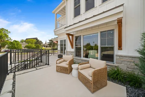 $1,765,000 | 278 High Street, Unit 9, Fontana, WI 53125