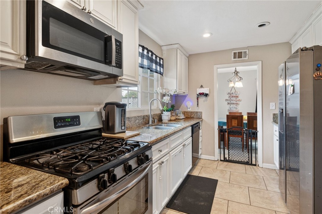 5711 Benecia Drive Riverside, CA 92504 - Photo 5 of 23