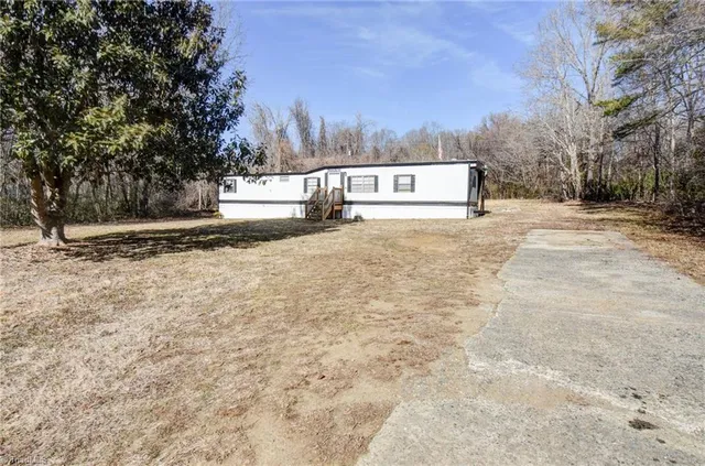 $1,150 | 4574 Calhoun Drive, Liberty, NC 27298