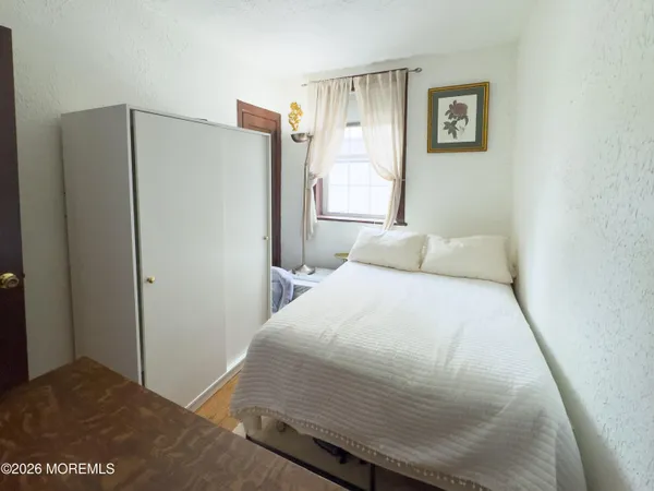 $2,100 | 19 Leroy Place, Unit 1E, Red Bank, NJ 07701