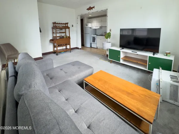 $2,100 | 19 Leroy Place, Unit 1E, Red Bank, NJ 07701