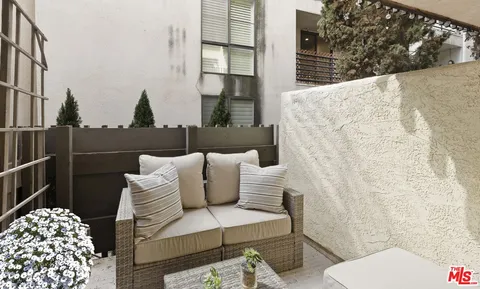 $709,000 | 11954 Goshen Avenue, Unit 205, Los Angeles, CA 90049