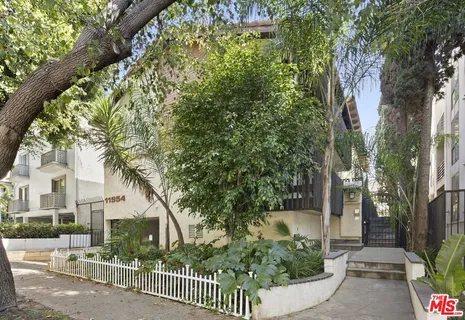 $709,000 | 11954 Goshen Avenue, Unit 205, Los Angeles, CA 90049