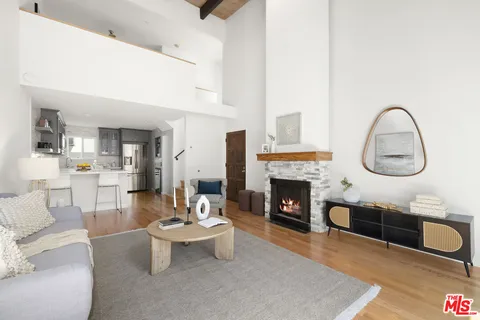 $709,000 | 11954 Goshen Avenue, Unit 205, Los Angeles, CA 90049