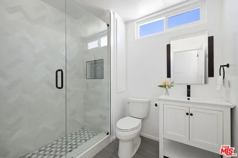 $709,000 | 11954 Goshen Avenue, Unit 205, Los Angeles, CA 90049