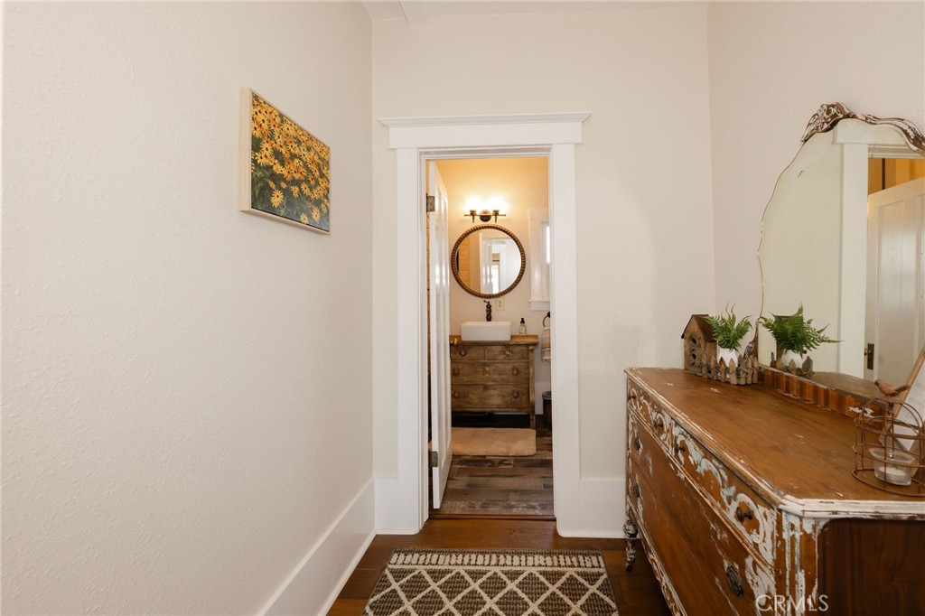 6488 County Road 20 Orland, CA 95963 - Photo 40 of 73 Middle Hall