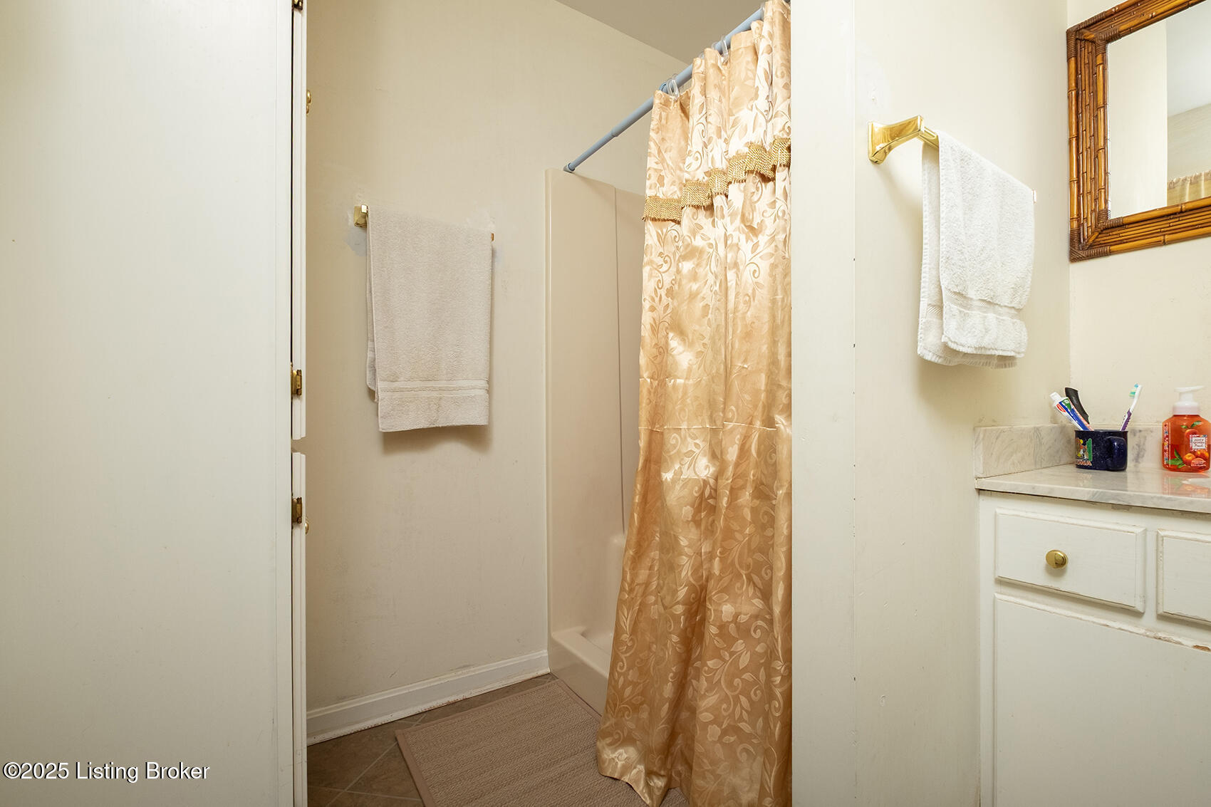 1215 Johnson Road Louisville, KY 40245 - Photo 28 of 68 Project_20250414_0040