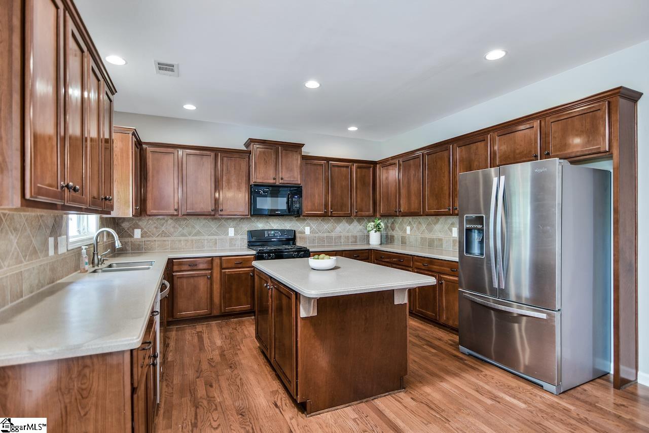 304 Rivanna Lane Greenville, SC 29607 - Photo 8 of 36 Gallery Image 8