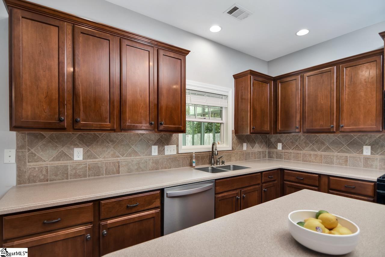 304 Rivanna Lane Greenville, SC 29607 - Photo 9 of 36 Gallery Image 9
