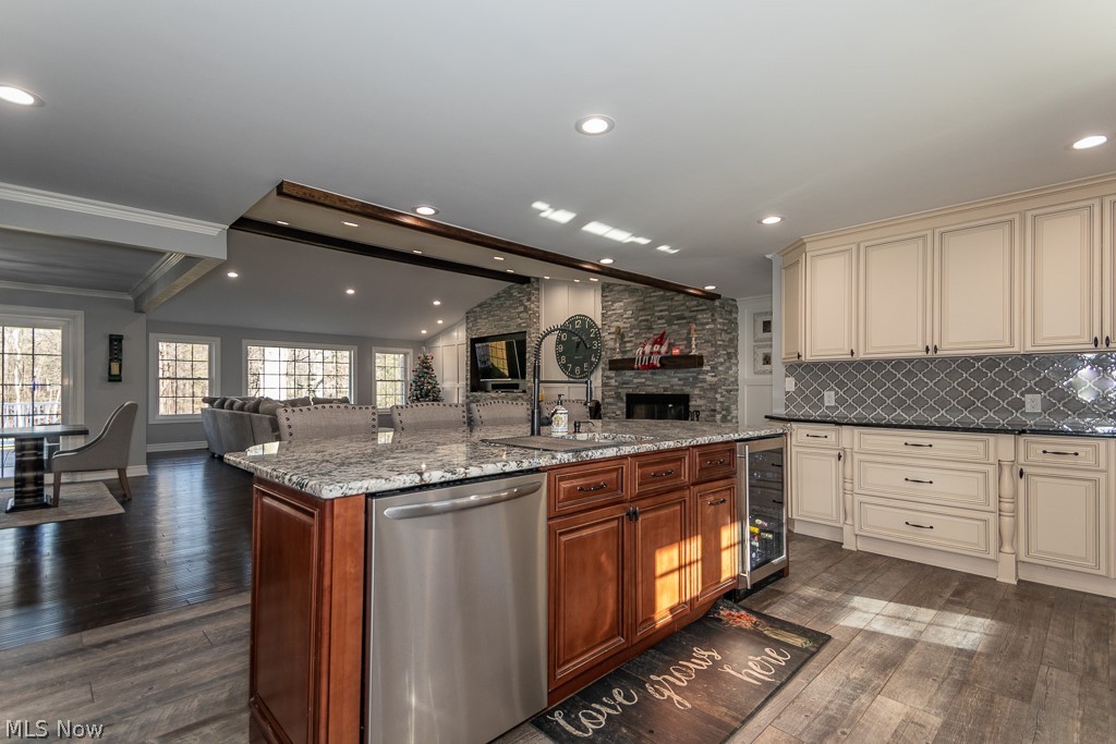 29235 Edgedale Road Cleveland, OH 44124 - Photo 14 of 35 Plenty of room for meals and entertaining