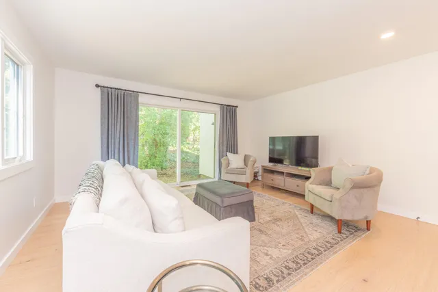 $480,000 | 577 Glendale Circle, Ann Arbor, MI 48103