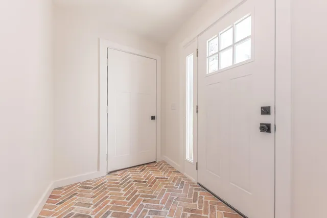 $480,000 | 577 Glendale Circle, Ann Arbor, MI 48103