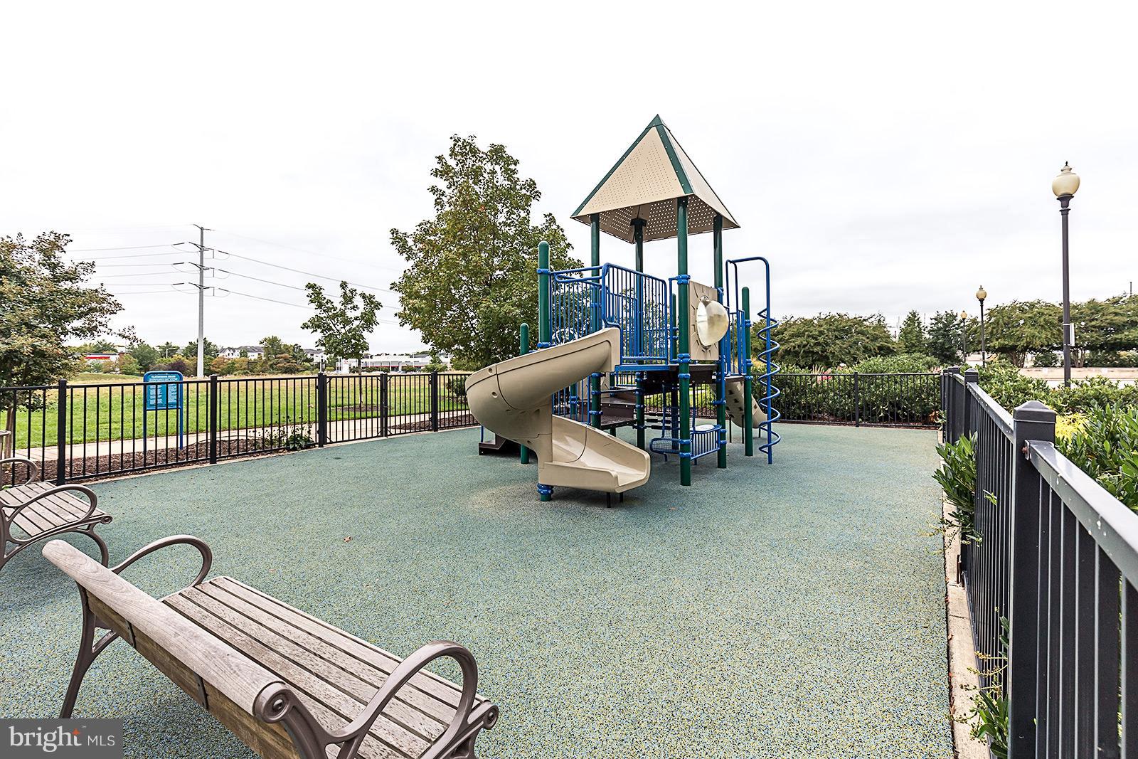 3650 South Glebe Road, Unit 666 Arlington, VA 22202 - Photo 16 of 21 Playground