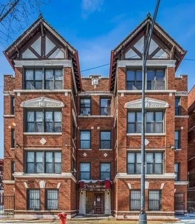 $2,000 | 5726 South King Drive, Unit 3A, Chicago, IL 60637