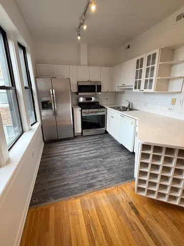 $2,000 | 5726 South King Drive, Unit 3A, Chicago, IL 60637