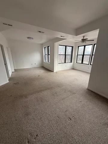 $2,000 | 5726 South King Drive, Unit 3A, Chicago, IL 60637